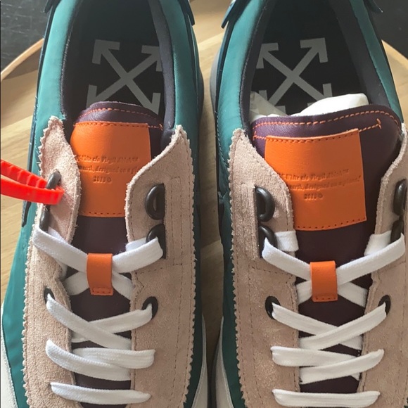 Off White Vintage Arrow Runner - Picture 5 of 8